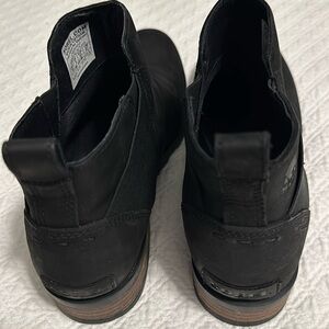 Sorel women’s Black Waterproof Ankle Boots, Like new, size 10